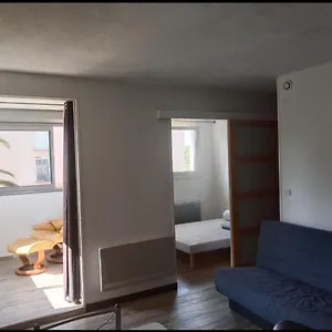Frejus-plage Et Centre-ville, 28 M2, Accueil 4 Personnes, Francais, English Spoken Appartement Fréjus